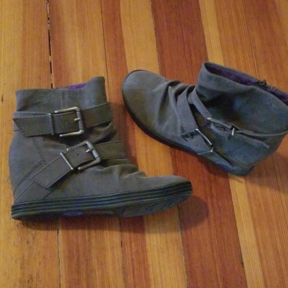 Blowfish Grey Shoes with Buckles